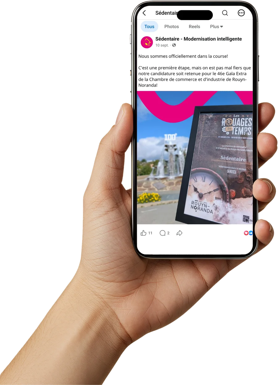 A hand holding a phone showing a Sédentaire Facebook post about Les Rouages du temps